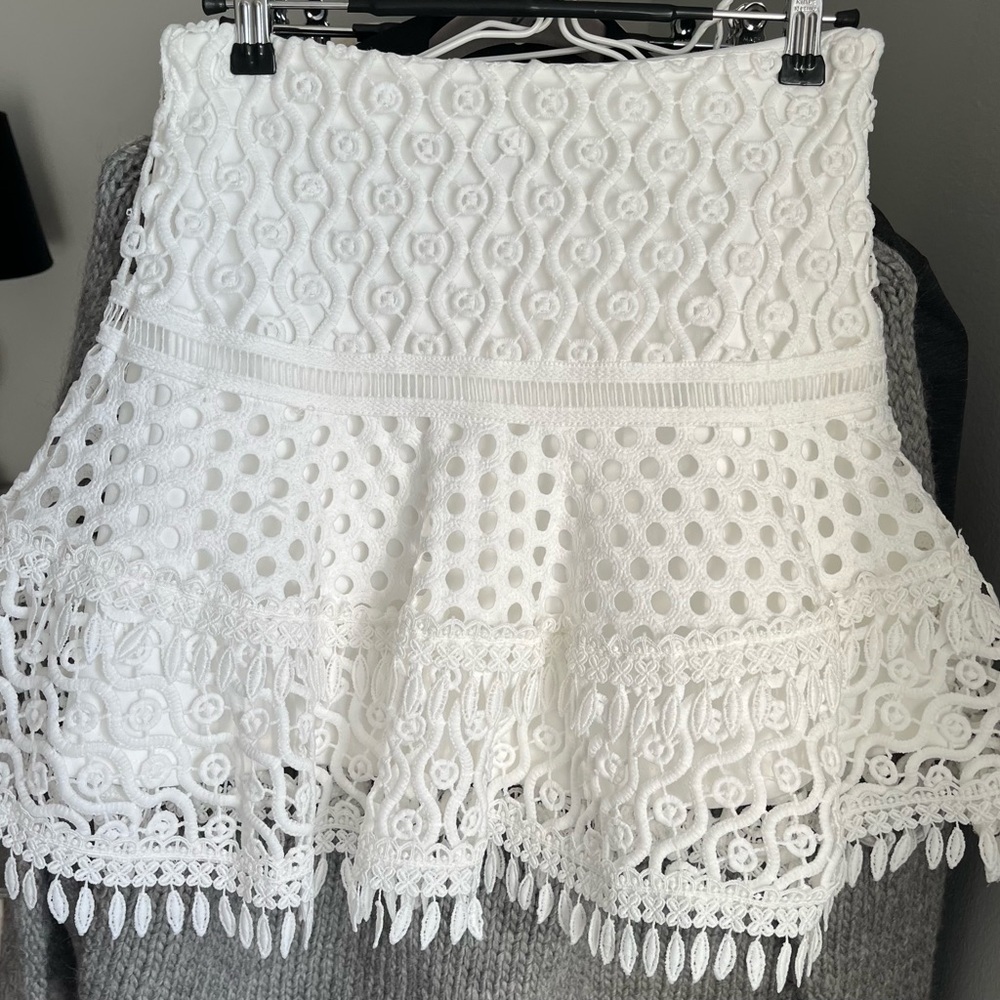 Aqua very lovely white mini skirt